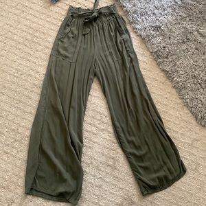 Flowy vanilla star pants with tie in front, super comfy only worn a few times